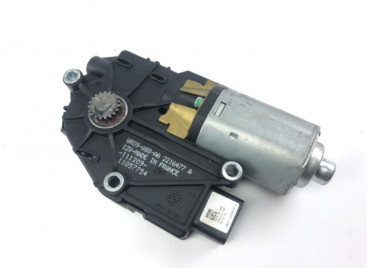 WR09A88AA 2216477A Sun Roof Motor KIA SORENTO II (XM) (2009-2015)