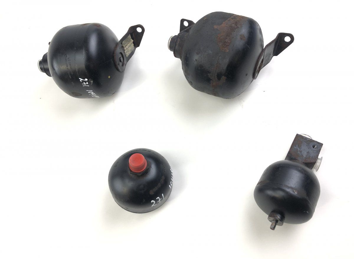 A2203270115 A2203270215 A2203200415 Air spring Load Accumulator Front left MERCEDES-BENZ SL-CLASS (R230) (2001-2012)