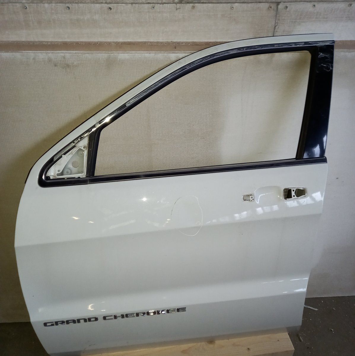 55113639AO 55113639AP 68274939AA 68274939AB 55369573AD Door Front Left JEEP GRAND CHEROKEE IV (WK, WK2) (2010-2021)