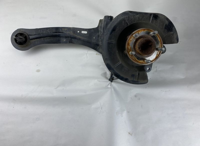 Wheel bearing housing rear right FORD FOCUS III (2010-2018)