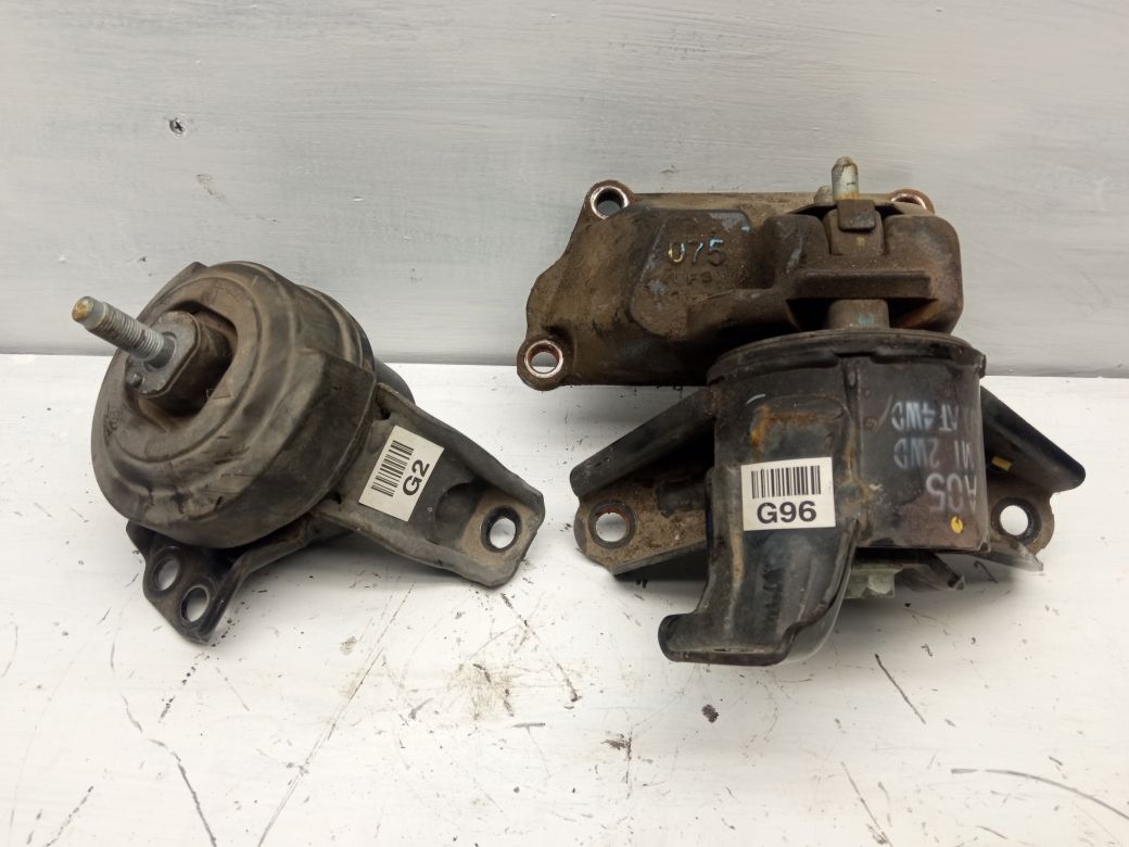 Engine Mount right KIA SORENTO II (XM) (2009-2015)