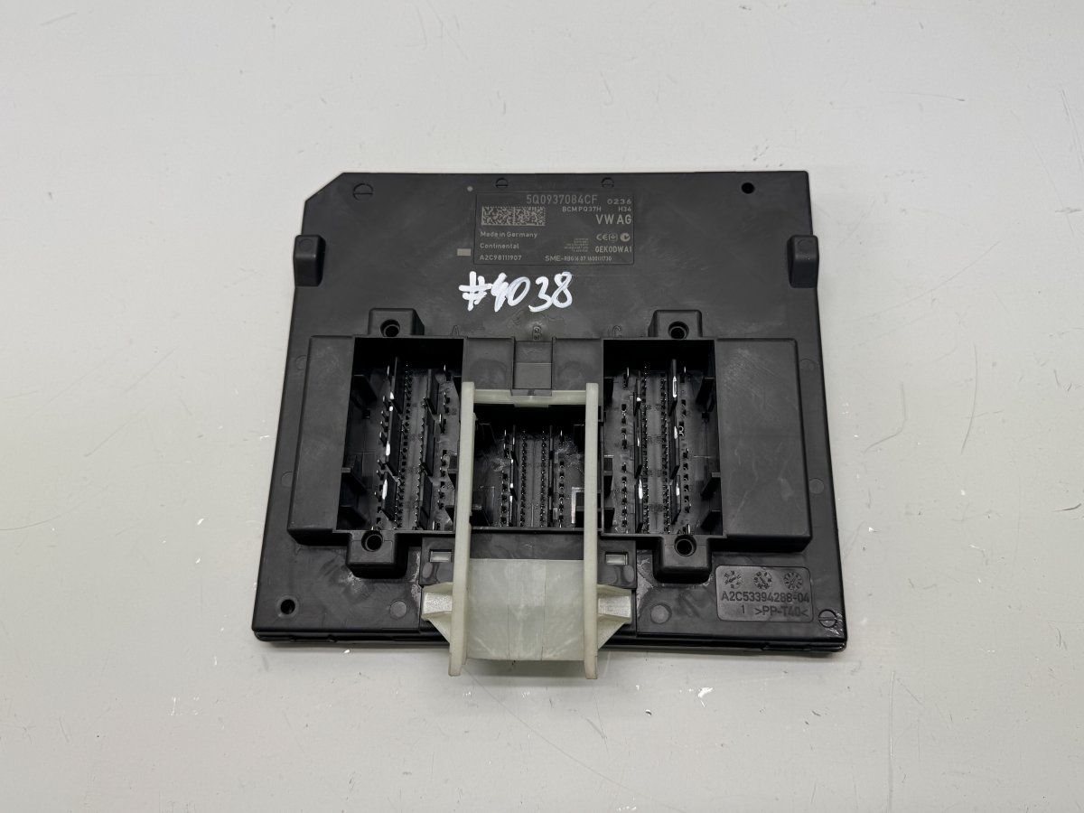 5Q0937084CF Comfort Module (CCM) SKODA SUPERB III (3V3, 3V5) (2015-2024)