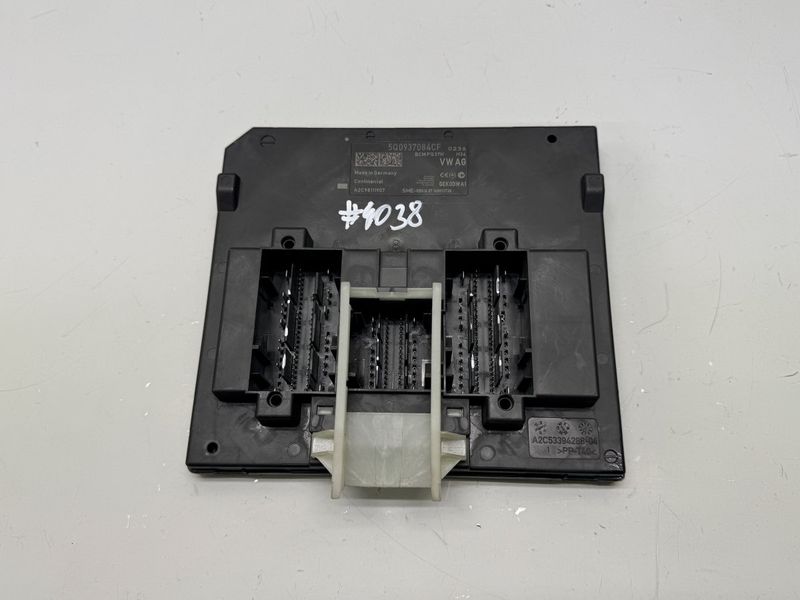 5Q0937084CF Comfort Module (CCM) SKODA SUPERB III (3V3, 3V5) (2015-2024)
