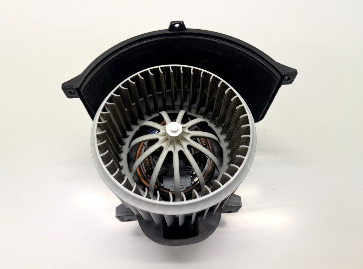 7L0820021Q Heater Fan PORSCHE CAYENNE I (2002-2010)