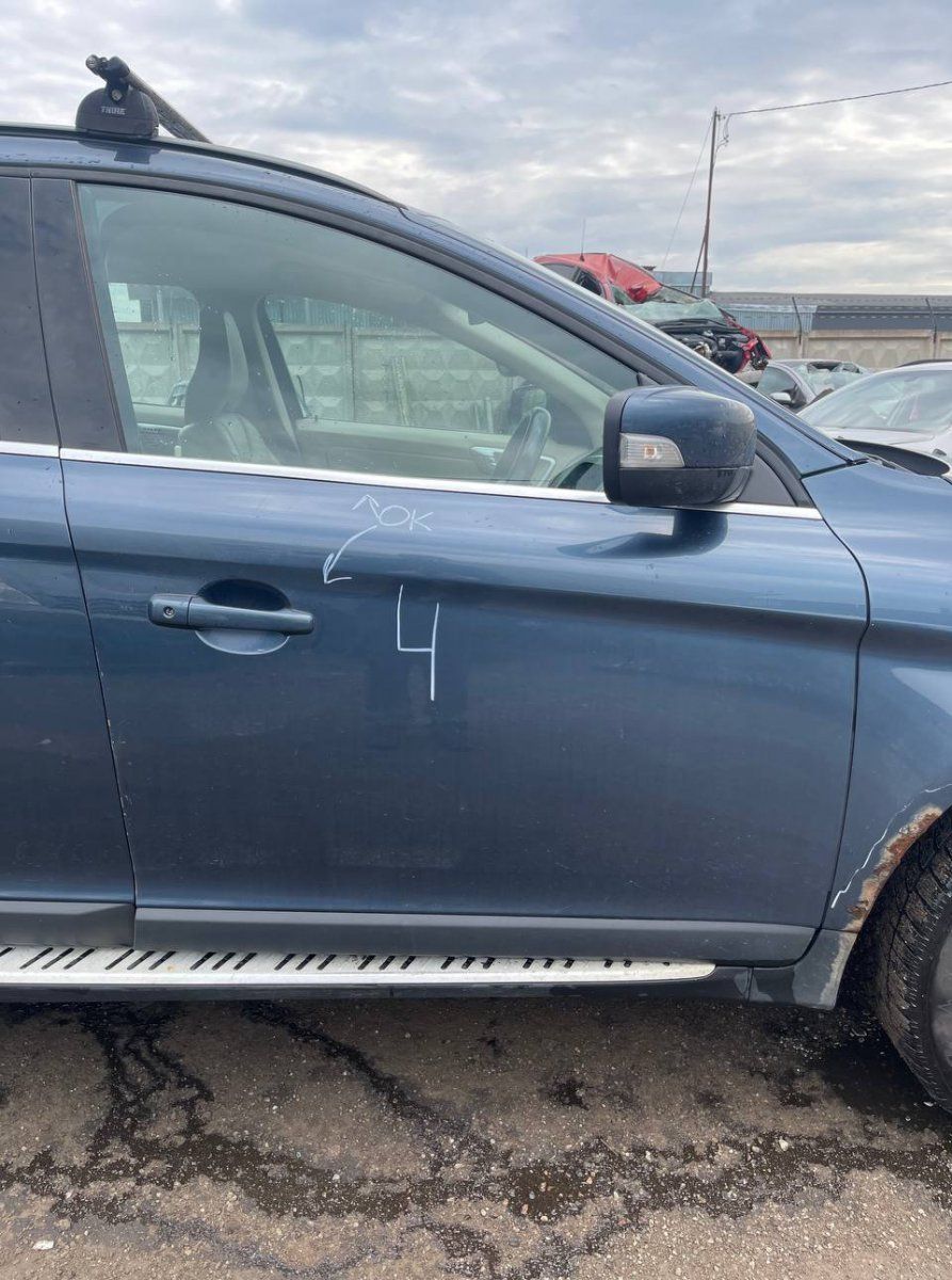 Door Front Right VOLVO XC60 I (2008-2017)