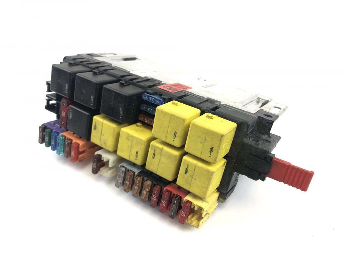 05045114 05045116 Fuse box MERCEDES-BENZ S-CLASS (W220) (1998-2005)