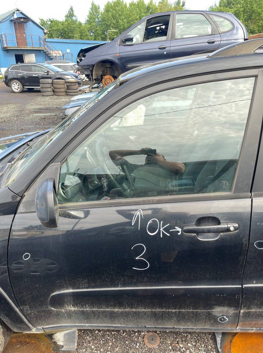 Door Front Left TOYOTA RAV 4 II (XA20) (2000-2005)