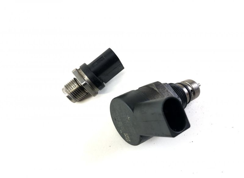 0281002927 A6420740284 0281002985 Fuel pressure regulator MERCEDES-BENZ E-CLASS (W212) (2009-2016)