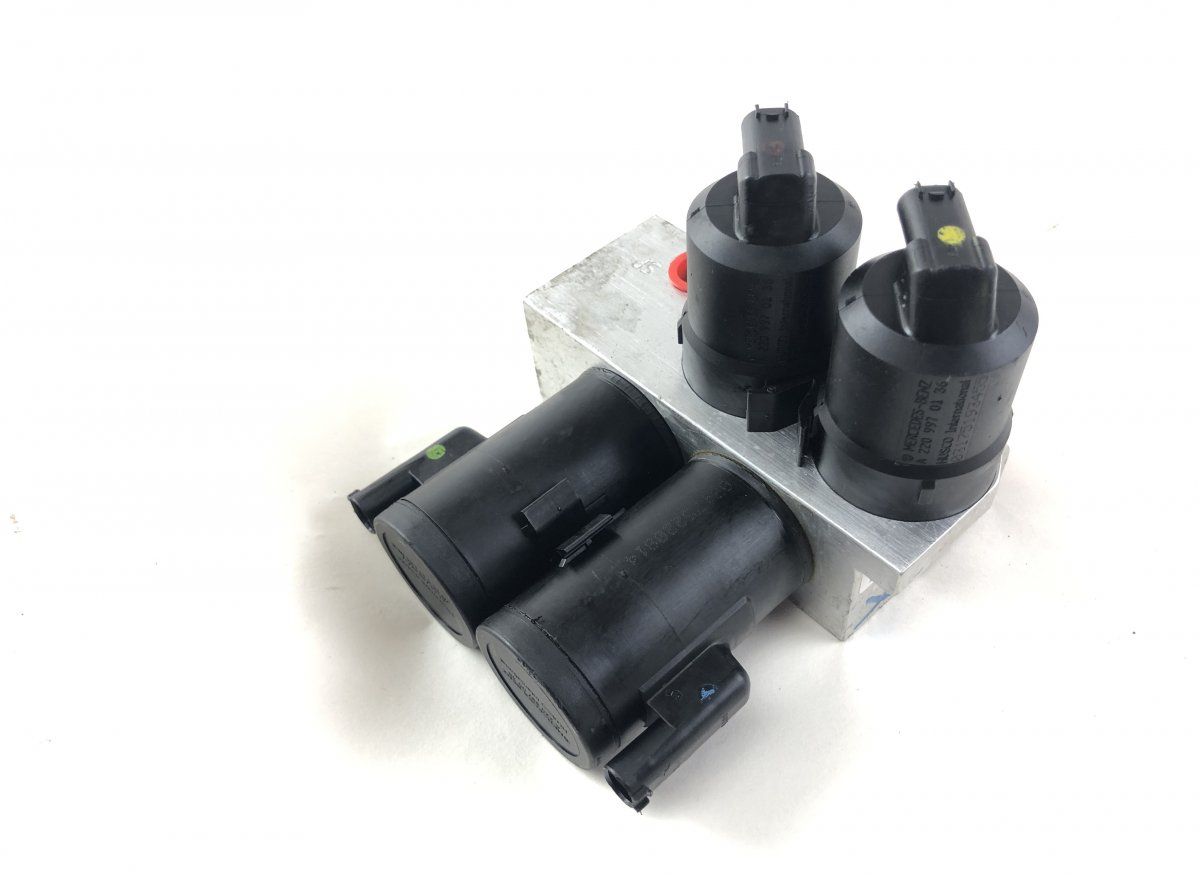 A2203200358 A2203201258 Air suspension / self-levelling suspension, other MERCEDES-BENZ SL-CLASS (R230) (2001-2012)