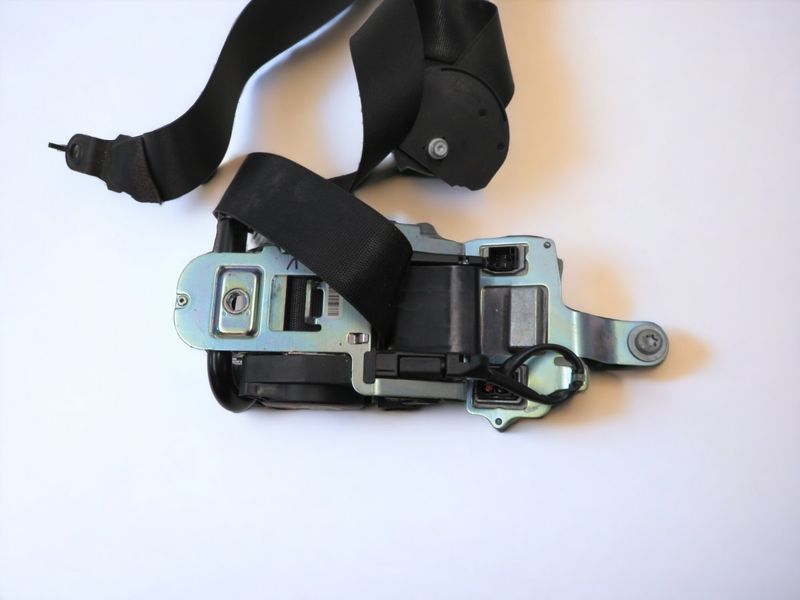 A2128607585 A21286075859C94 A21286085859C94 A2128608585 Seat Belt Front Left MERCEDES-BENZ E-CLASS (W212) (2009-2016)