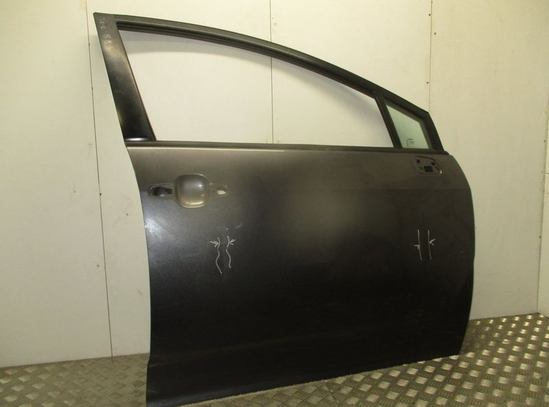 670010F010 Door Front Right TOYOTA COROLLA Verso II (AR10) (2004-2009)