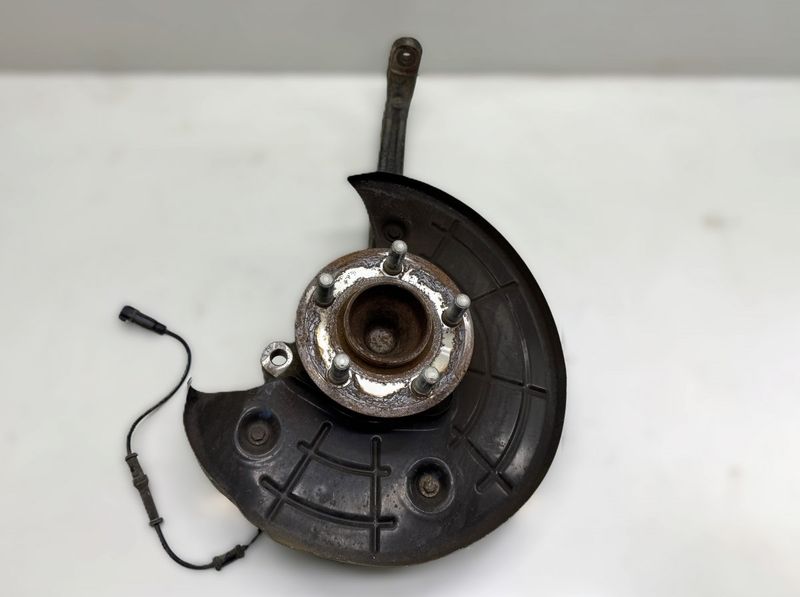 05168402AC Wheel bearing housing front right CHRYSLER 300C II (2010-2023)