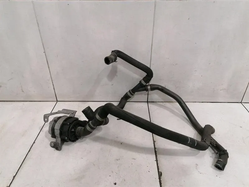 Porsche Cayman 718 additional cooling pump 04L965567 coolant pump pump