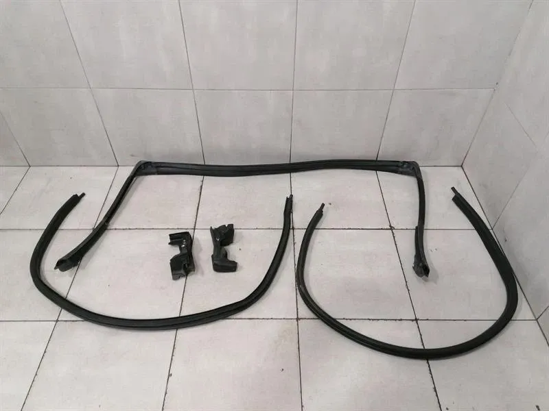 Porsche Boxster 718 Roof Soft Top Seal 98153707704 Roof Gaskets