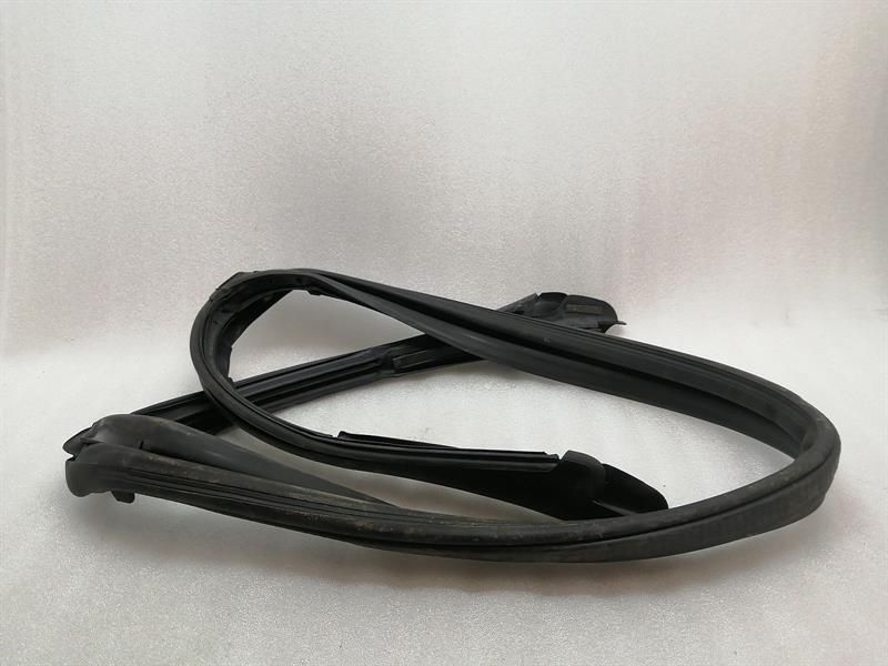 Porsche Boxster 718 Windshield Header Seal 98153707704 Mount Gasket Profile