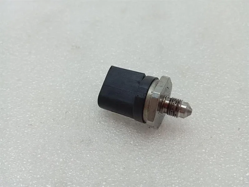 Porsche Cayman 718 Fuel Rail Sensor 9P1906051 Fuel Pressure Sensor
