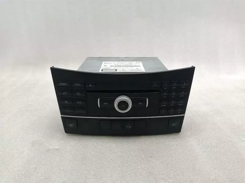 Mercedes E Class W207 CD player A2129004910 audio system controller COMAND