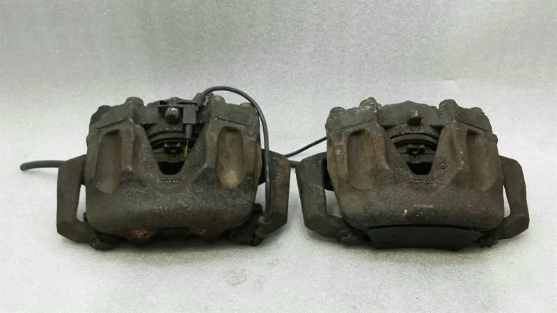 Mercedes E Class W207 front caliper set A2044213581 caliper front set