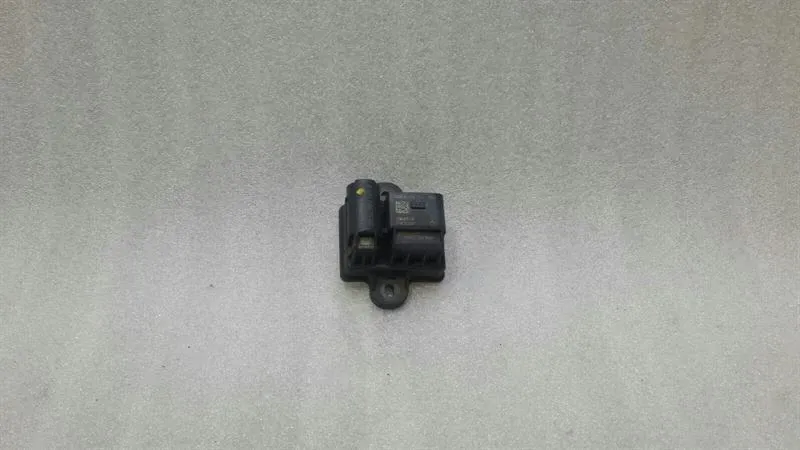 Mercedes E Class W212 Glow Plug Relay (Diesel) A6519000900 Incandescent Control Unit OM651