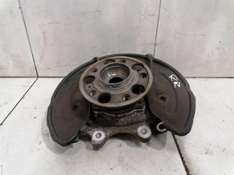 Mercedes C Class W205 Right Rear Hub A2053500241 Wheel Bearing Housing Rear Right