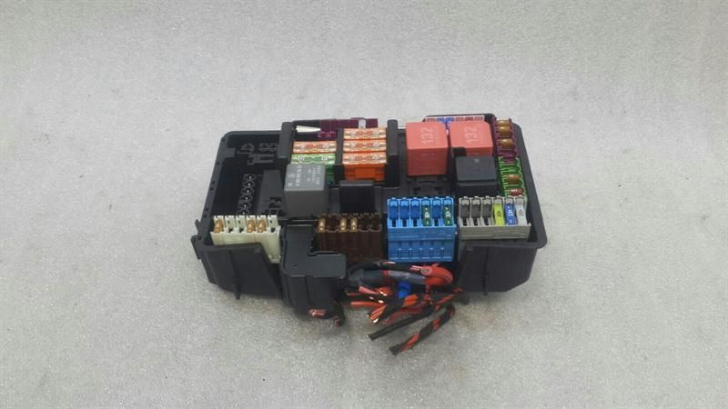 Mercedes C Class W205 Fuse Box A2225402250 Fuse Box