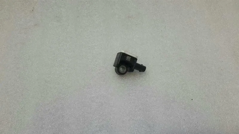 Mercedes ML W166 Crash Sensor A1668210151 Impact Sensor SRS