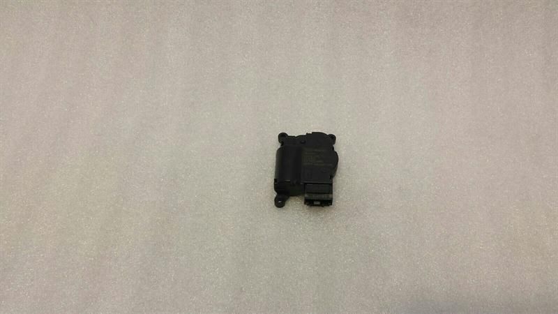 AUDI A3 8V FACELIFT VENT FLAP ENGINE 5Q0907511L SERVO MOTOR