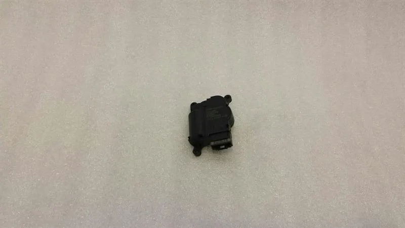Audi A3 8V facelift Vent Flap Motor 5Q0907511K Servo Motor