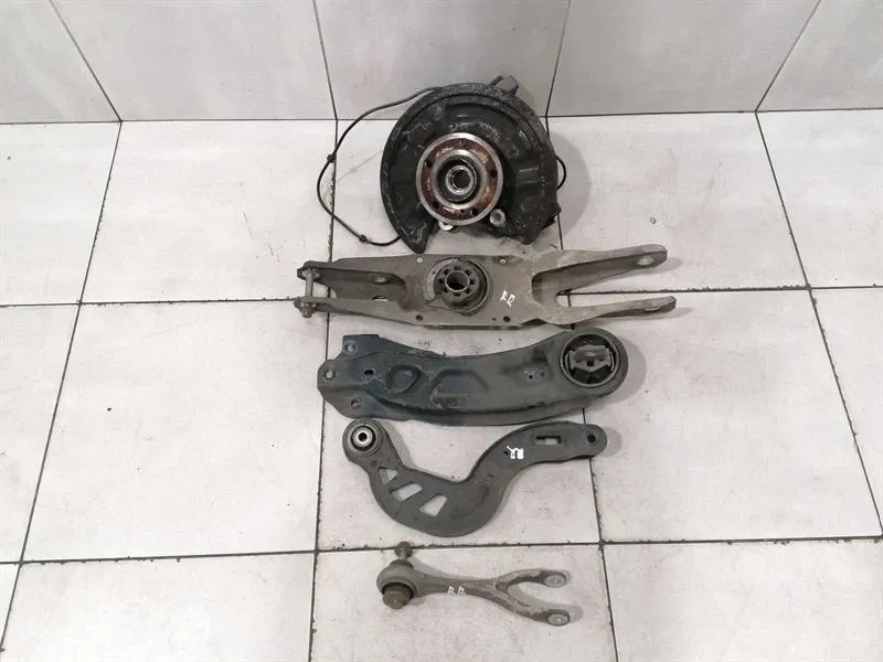 Mercedes A Class W176 A45 AMG RRH Hub A1763500600 Wheel Bearing Housing Rear Right