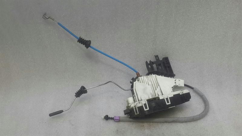 Mercedes A45 W176 right door lock A1667200635 door lock front right