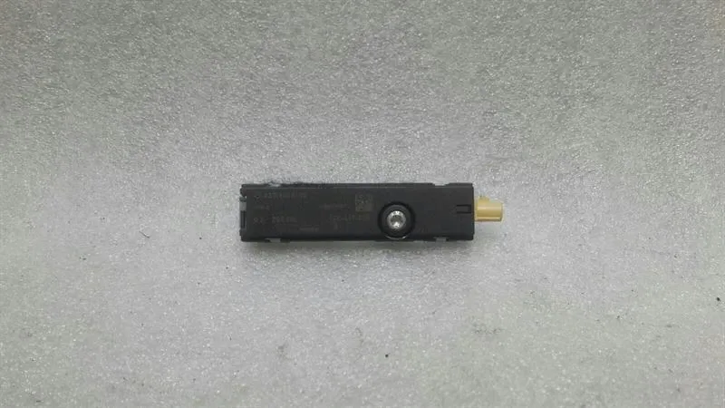 Mercedes SLC R172 MOPF Aerial / Antenna A2319058100 Antenna