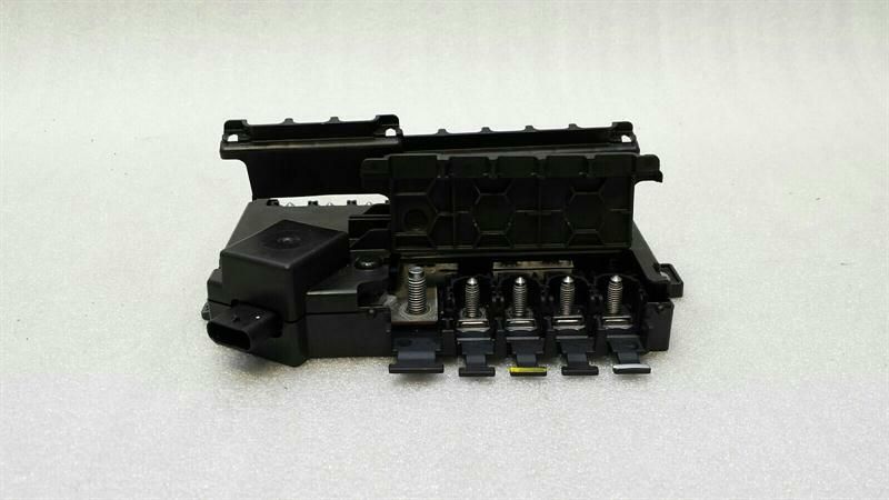 MERCEDES C CLASS FUSE BOX W205 FUSE BOX A2055402750 FUSE BOX