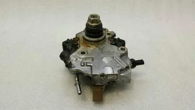 Mercedes C Class W205 W204 Üzemanyagszivattyú Mechanikus A6510703301 Üzemanyagszivattyú M651