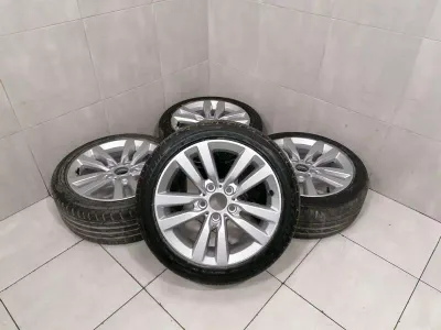 BMW 1-es sorozatú F20 könnyűfém keréktárcsa 6866303 könnyűfém keréktárcsa R17 2JX17H2 RONAL