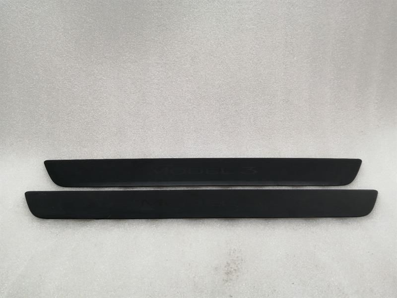 Tesla Model 3 LONG RANGE Door Sill 1504763-00-B Entry Bar BLACK
