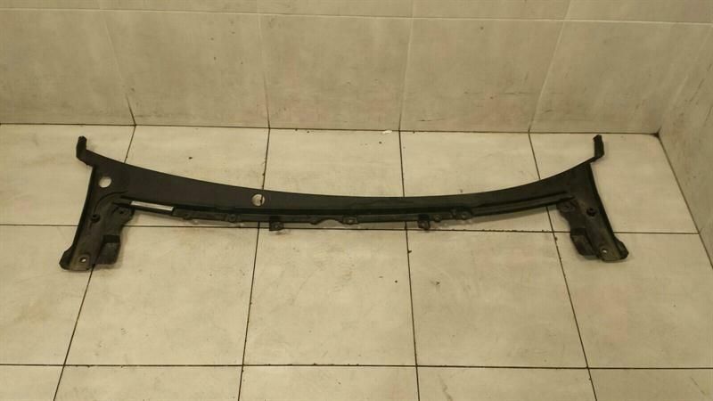 Tesla Model S 75 RHD Front Cover 1060756-00-B Right Hand Drive