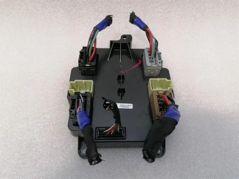 Tesla Model X 75D Falcon Door Control Module 1062056-10-B Door Module Gullwing