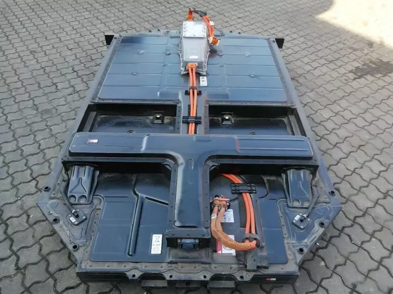 Porsche Taycan Turbo 9J MAIN BATTERY High Voltage Battery 9J1915100AJ 129AH 93KWH