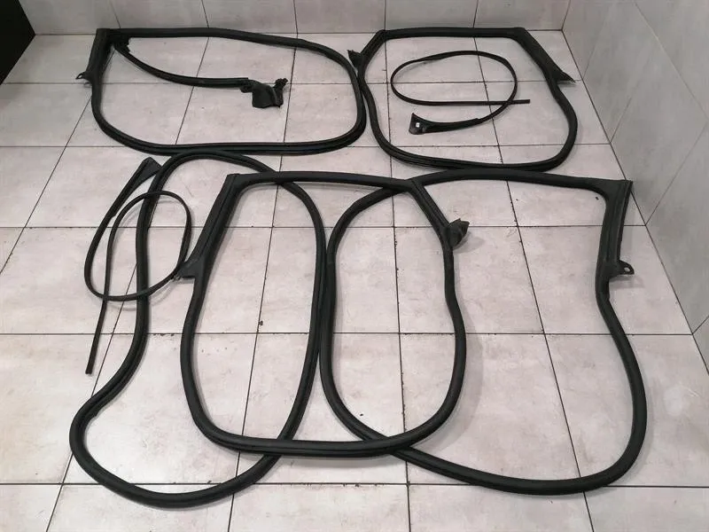 Porsche Taycan 9J door seal set 9J1833721AY door seals set + tailgate