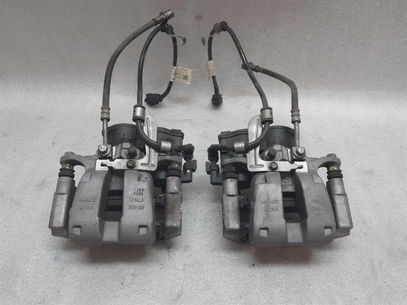 Tesla Model 3 Long Range Rear Brake Caliper 1044623-00-J Brake Caliper Rear Set