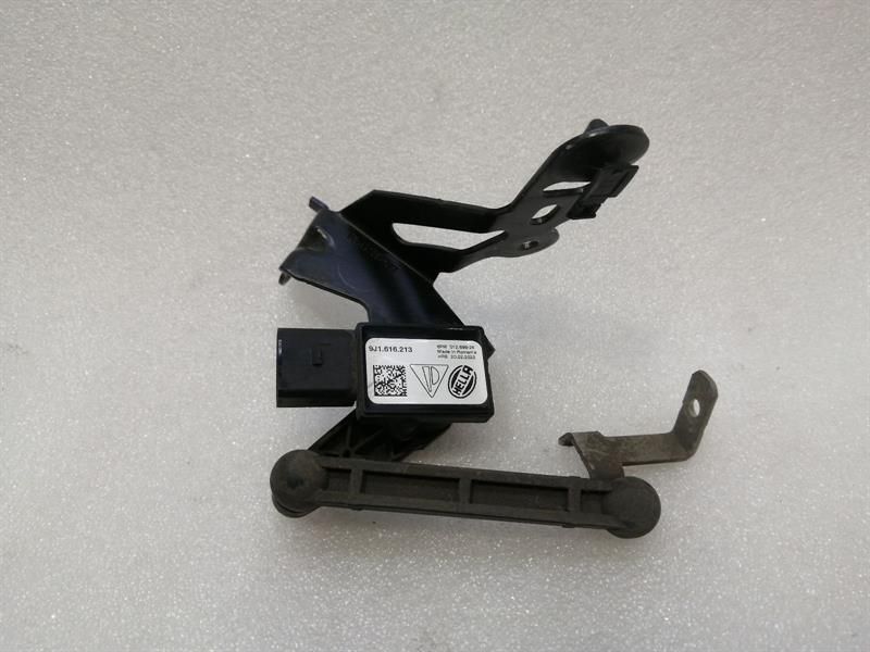 Audi E-tron GT suspension level sensor 9J1616213 level sensor