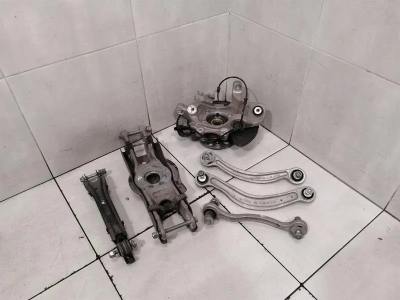 Mercedes EQC N293 Left Rear Hub Set A2133503105 Wheel Bearing Housing Rear Left