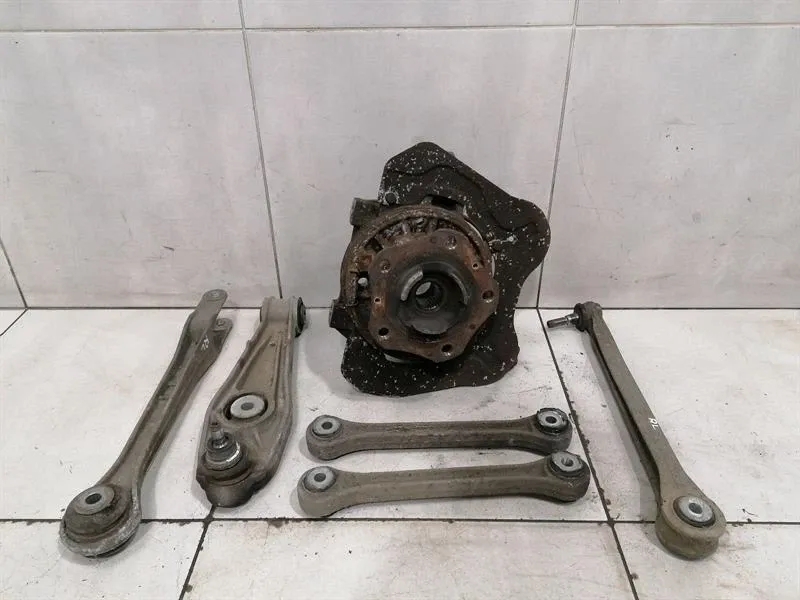 Porsche 911 996 left rear hub 99633111106 wheel bearing housing rear left