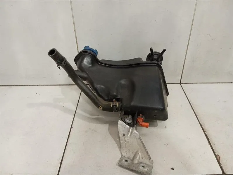 Porsche Cayman 981 Expansion Tank 98110604704 Balancing Tank Cooling Water