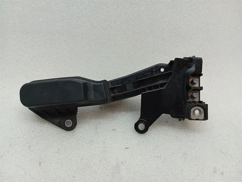 BMW 3 Series M3 G80 G20 Front Fuse Box 6842529 Front Fuse Box