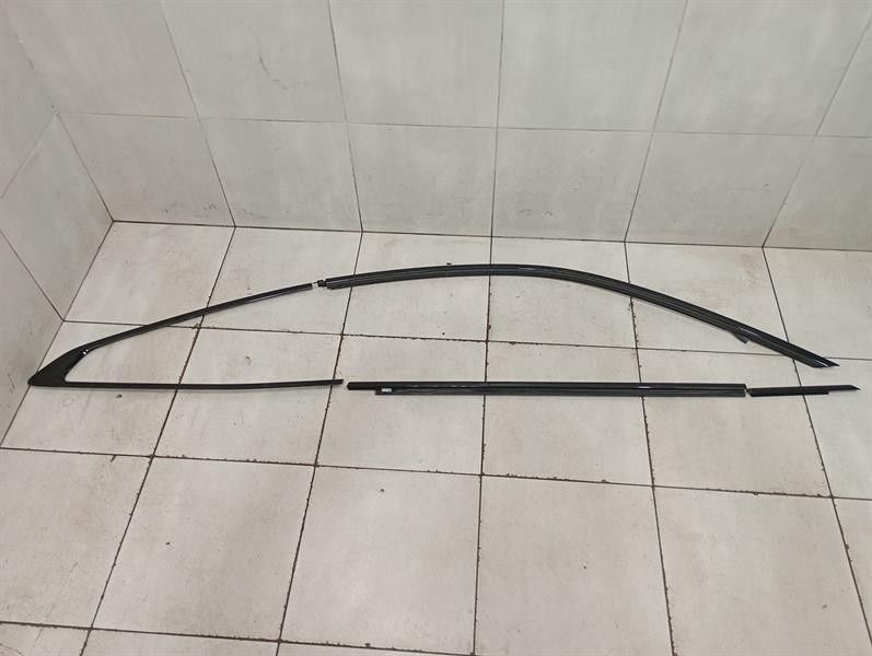 BMW 4 M4 G82 G22 Right Body Moulding 7482754 Side Strip Set Right