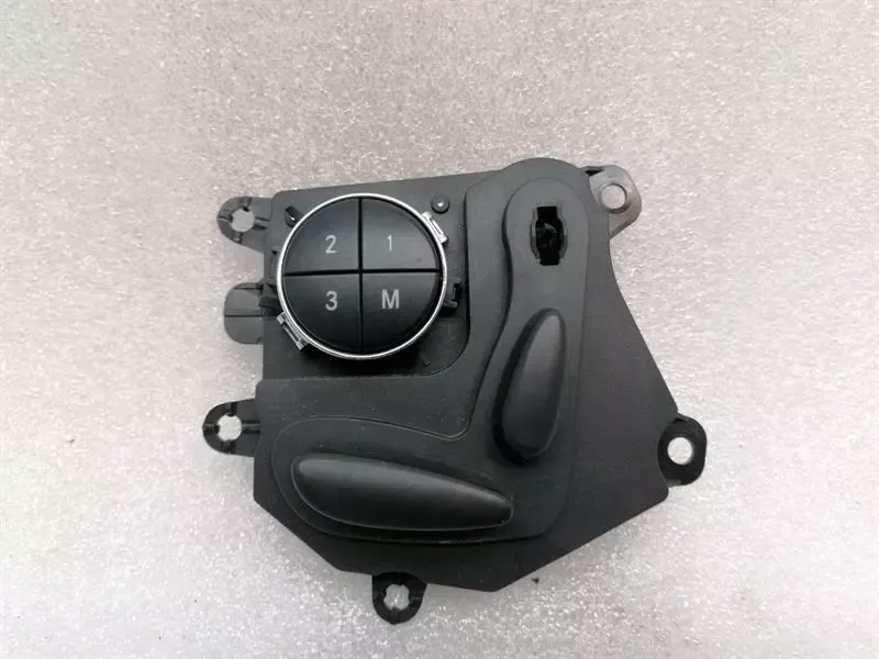 Mercedes CLS W219 Right Seat Switch A2118218079 Right Seat Switch