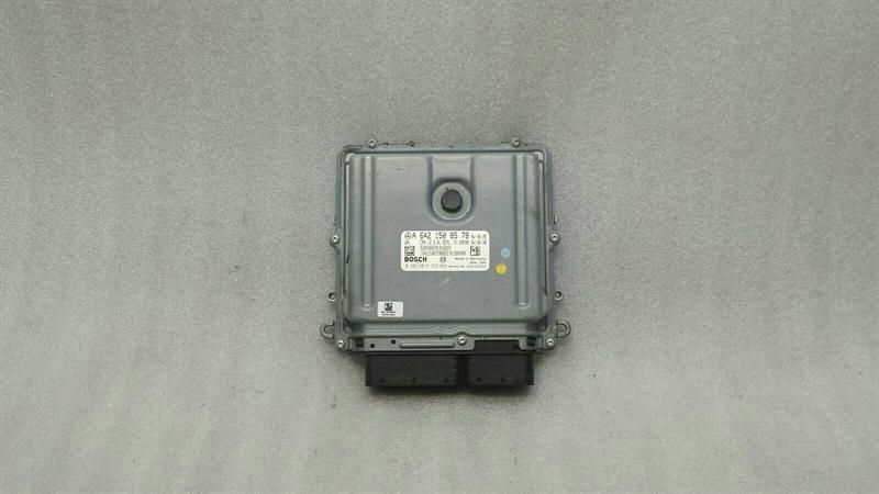 Mercedes E Class W211 Engine ECU A6421508578 Engine Control Unit OM642 E280CDI