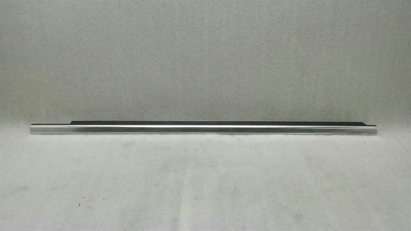 Mercedes GL X166 Front Right Body Moulding A1667250265 Bar Front Right