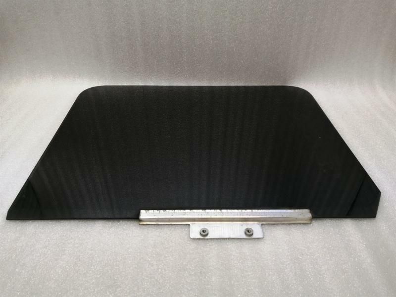 Mercedes G-Wagen W463 left rear door glass A4637350910 door window rear left